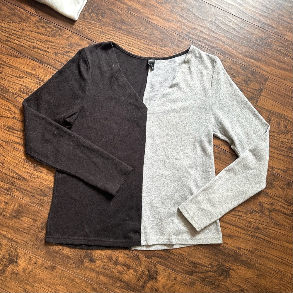 SHEIN Lightweight V-Neck Sweater (Size S)